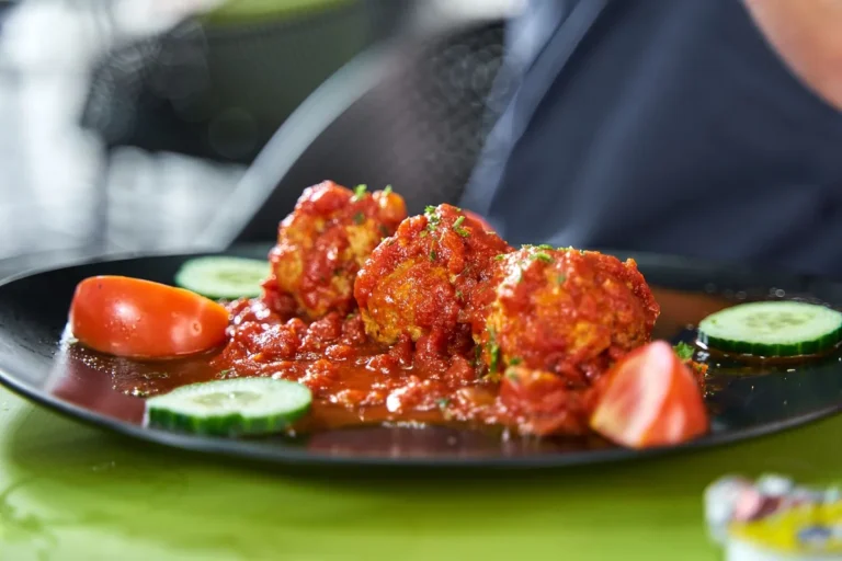 Boulettes de viande en sauce tomate